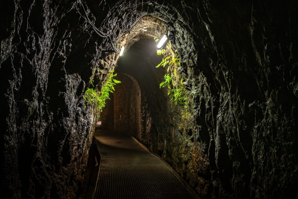 Podziemny tunel w Muzeum Górnictwa Węglowego w Zabrzu